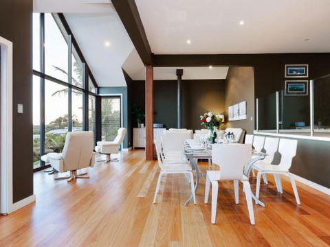Venabu On Garuwa 20 Garuwa Street Spectacular House With Fabulous Views - Australian Directory 6