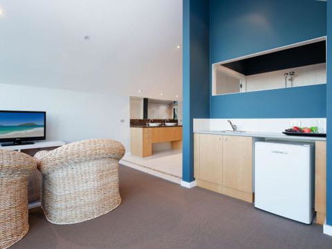 Venabu On Garuwa 20 Garuwa Street Spectacular House With Fabulous Views - Australian Directory 0