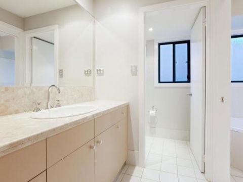 Venabu On Garuwa 20 Garuwa Street Spectacular House With Fabulous Views - Australian Directory 1