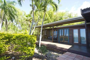 Salty House - Australian Directory 0