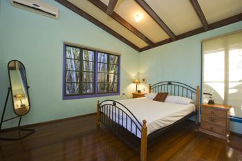 Salty House - Australian Directory 4