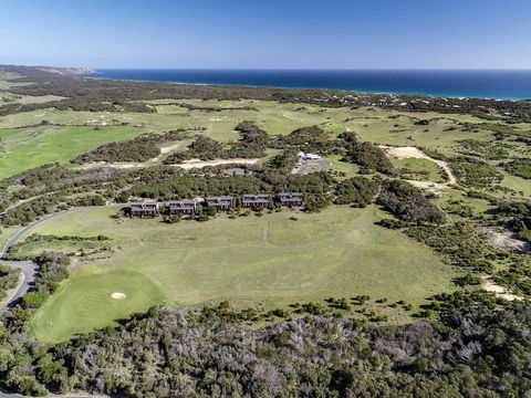 DREW Stay On St. Andrews Top Rated Golf Course - Australian Directory 2