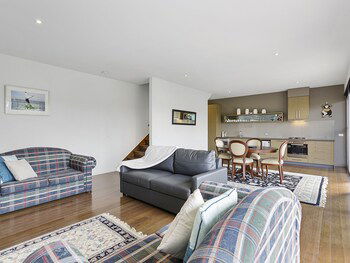 DREW Stay On St. Andrews Top Rated Golf Course - Australian Directory 4