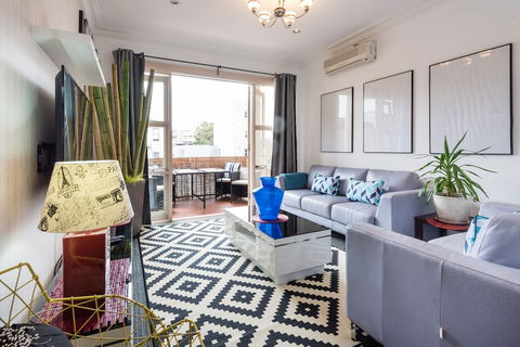 The Clock House Beachfront - Australian Directory 1
