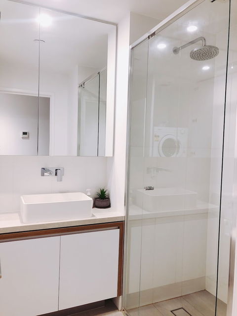 FV Apartments - Australian Directory 2