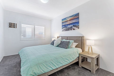 Zenith Unit 7 / 10 Messines Street - Australian Directory 6