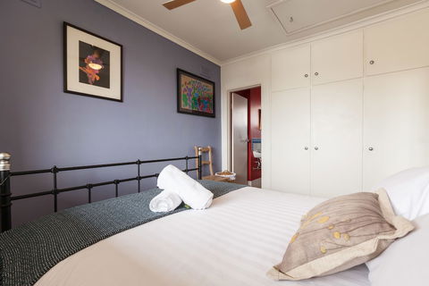 ELEANOR, 1BDR Fitzroy North Apartment - Australian Directory 0