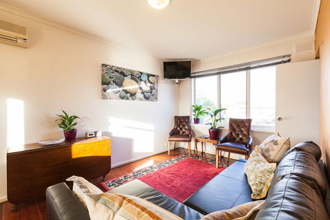 ELEANOR, 1BDR Fitzroy North Apartment - Australian Directory 4
