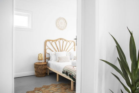 Beach Cottage In Bondi - Australian Directory 1