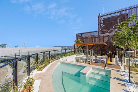 FV Dream 2 BED Apt+ Pool+ Free Parking Qfv211-16 - Australian Directory 1