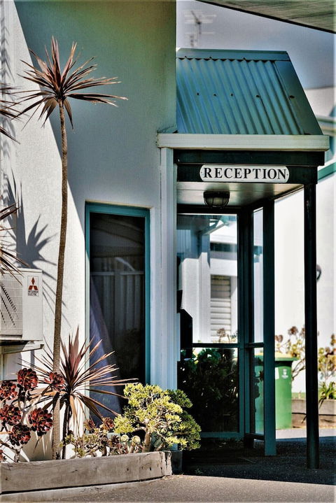 Coastal Motel - Australian Directory 1