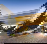 Ramada by Wyndham Diplomat Canberra - Australian Directory