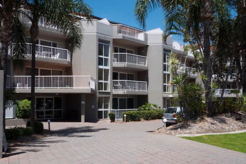 Markham Court - Australian Directory 6