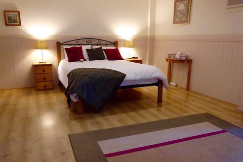 Lagoon Pocket B&B - Australian Directory 6