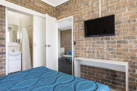 Marion Motel And Apartments - Australian Directory 4