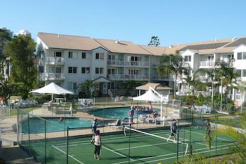 Pelican Cove - Australian Directory 0