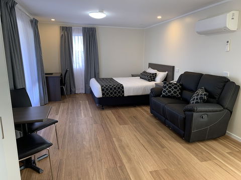 Thunderbird Motel - Australian Directory 5