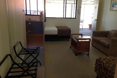 Surf Motel - Australian Directory 7