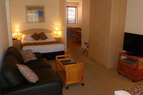 Surf Motel - Australian Directory 6