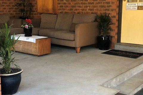 Advance Motel - Australian Directory 5