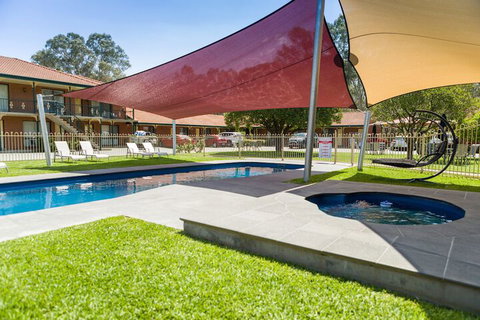 Advance Motel - Australian Directory 2