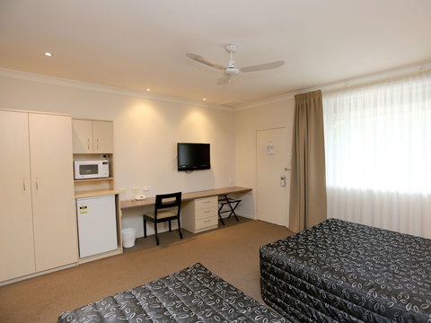 Elizabeth Motor Inn - Australian Directory 3