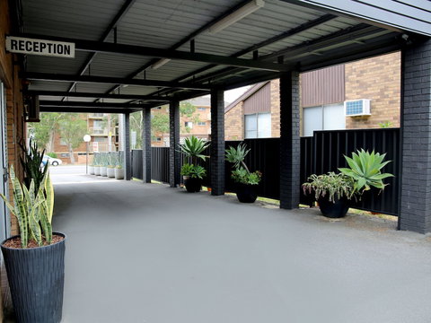 Elizabeth Motor Inn - Australian Directory 1