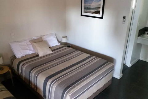 Tweed River Motel - Australian Directory 7