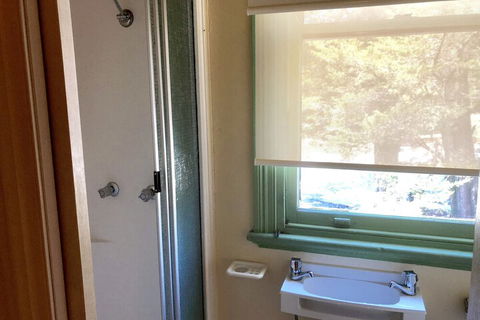 Victoria & Albert Guesthouse - Australian Directory 5