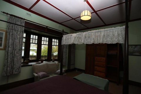 COLWYN HOUSE & STABLE COTTAGE B B - Australian Directory 4