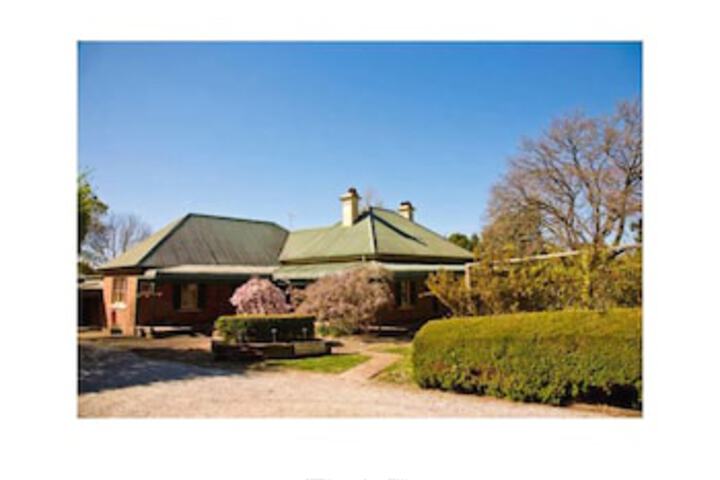 Moss Vale NSW Australian Directory