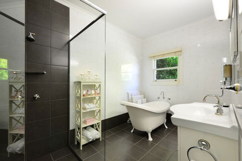 Crystal Creek Meadows Luxury Cottages - Australian Directory 3