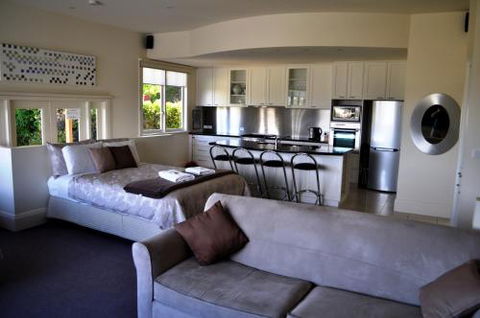 Belton Apartments - Australian Directory 6