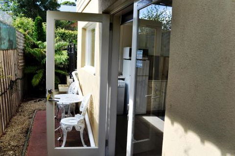 Belton Apartments - Australian Directory 3