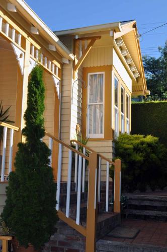 Belton Apartments - Australian Directory 2
