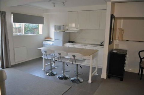 Belton Apartments - Australian Directory 1