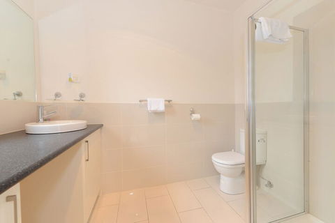 Hobart Lodge - Australian Directory 3