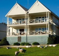 Lakeside Suites 1 - Australian Directory