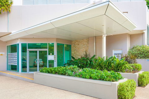 Beachlife Holiday Apartments - Australian Directory 0