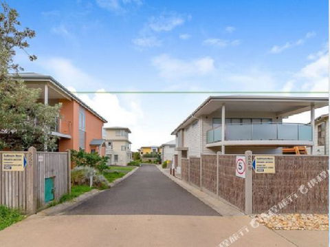 Fabulous Townhouse At The Famous Smiths Beach - Australian Directory 4