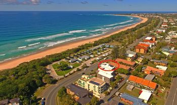 Pacific Royale Penthouse 311 - Australian Directory 5