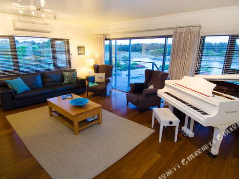 Charlie Bravo Villa Margaret River - Australian Directory 3