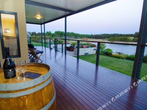 Charlie Bravo Villa Margaret River - Australian Directory 1