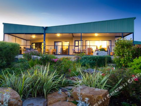 Charlie Bravo Villa Margaret River - Australian Directory 2