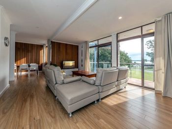 Villa Ellisa Unit 4 / 10 Columbia Close - Australian Directory 3