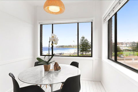 Minimalist Beachfront Apartment - Australian Directory 2