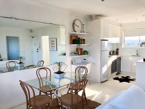 Bondi Beach Getaway - Australian Directory 5