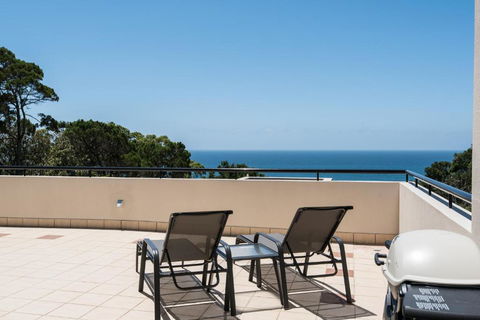 Ocean Break Coolum - Australian Directory 6