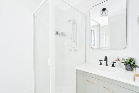 Rainbow Breezes 4 Rainbow Beach Townhouse With Breath Taking Ocean Views To Fraser Island - Australian Directory 5