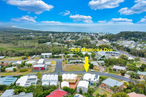 Rainbow Breezes 4 Rainbow Beach Townhouse With Breath Taking Ocean Views To Fraser Island - Australian Directory 3